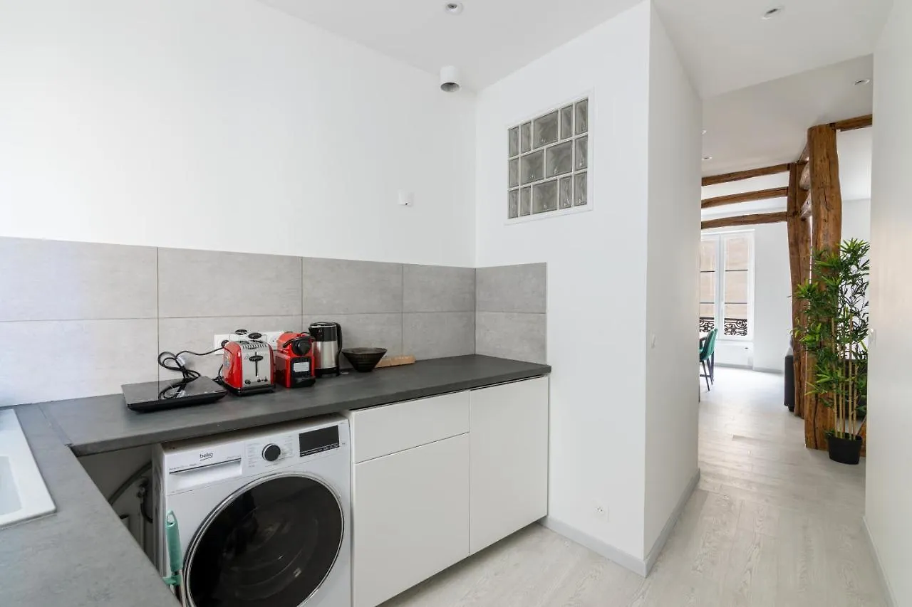Διαμέρισμα Luxurious 2 Bedroom Avenue Des Champs-elysees Saint-philippe Du Roule Free Netflix Παρίσι