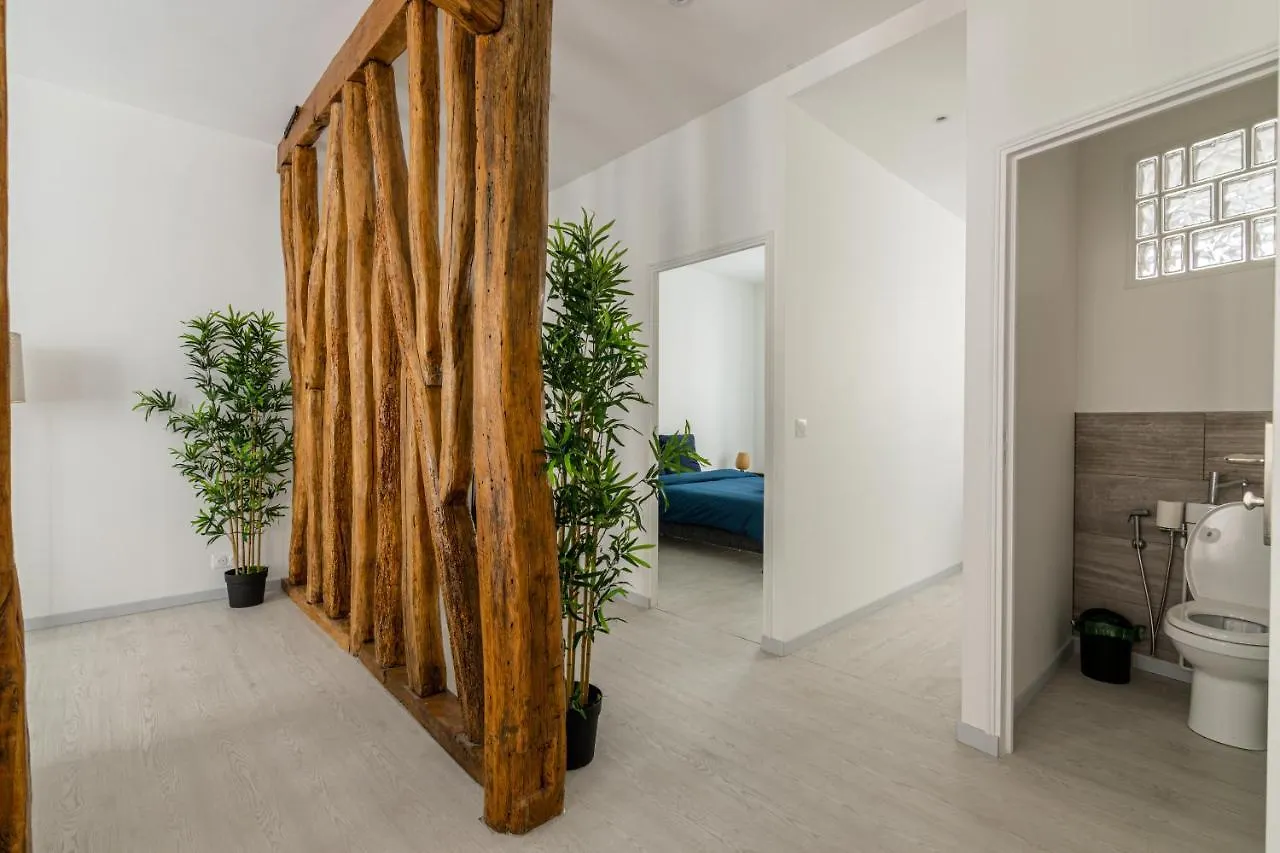 Luxurious 2 Bedroom Avenue Des Champs-elysees Saint-philippe Du Roule Free Netflix * Paris