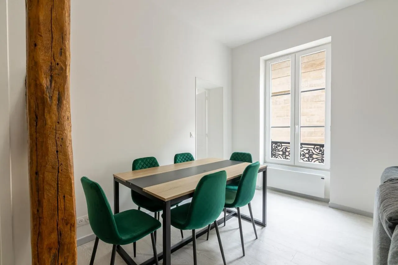 Διαμέρισμα Luxurious 2 Bedroom Avenue Des Champs-elysees Saint-philippe Du Roule Free Netflix