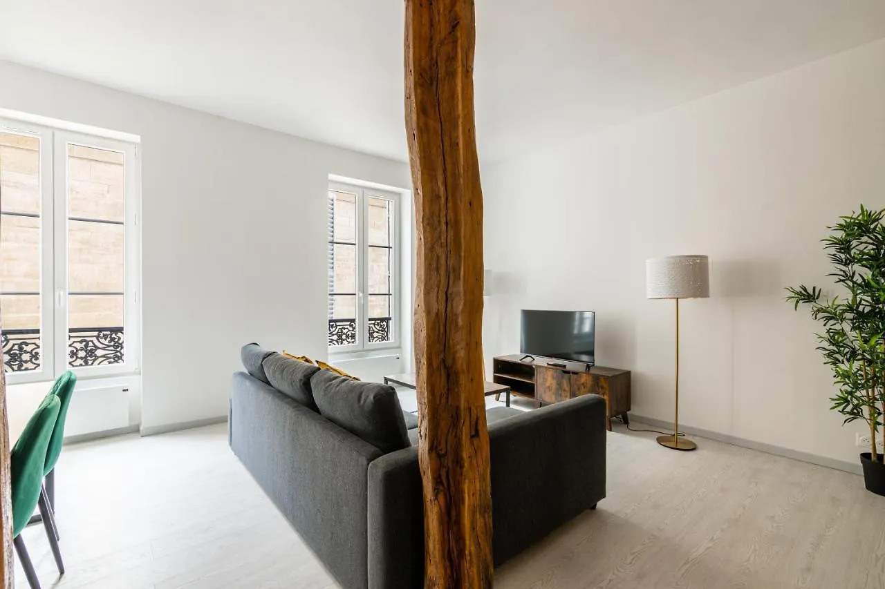 Luxurious 2 Bedroom Avenue Des Champs-elysees Saint-philippe Du Roule Free Netflix Paryż