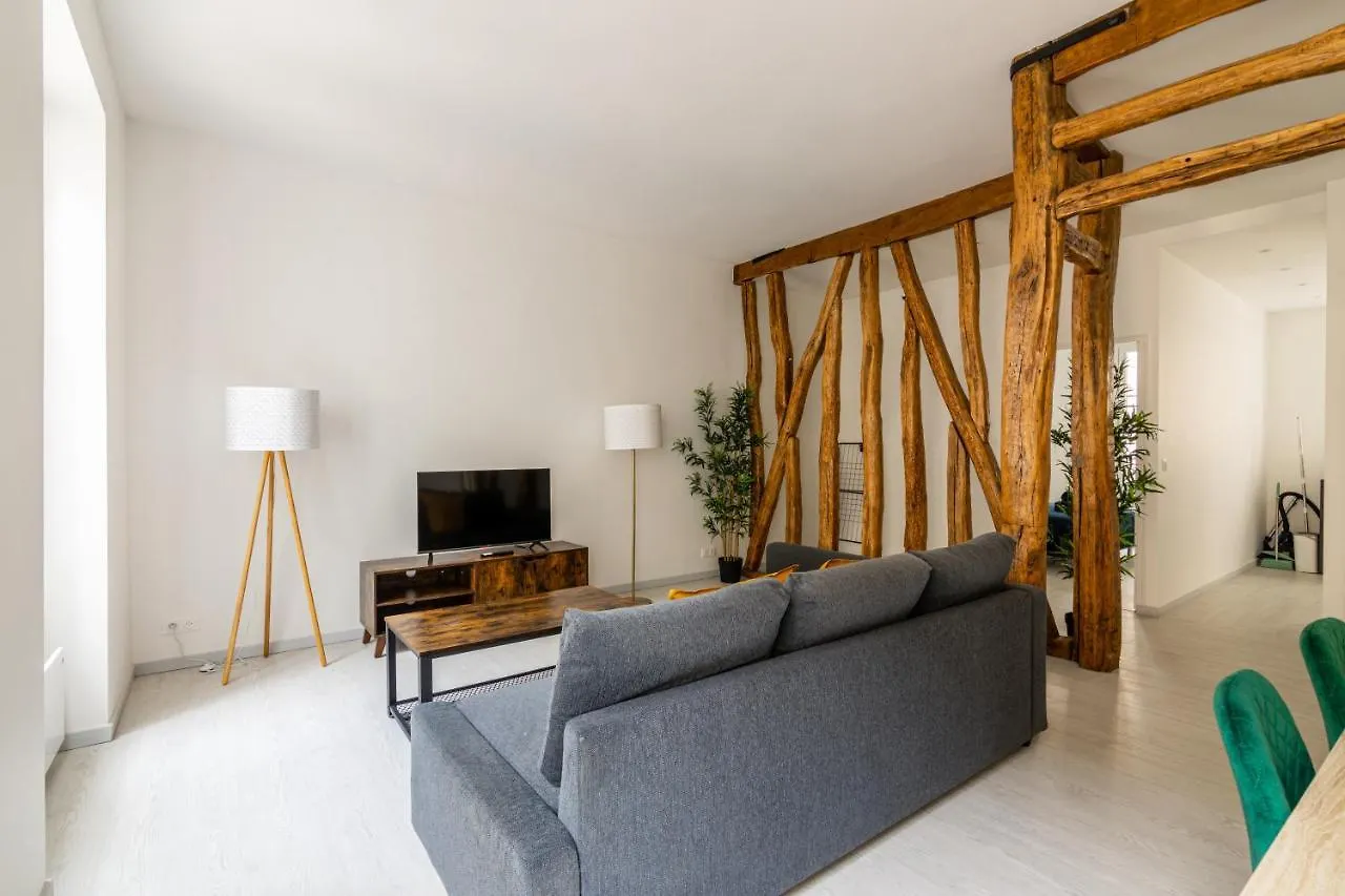 Luxurious 2 Bedroom Avenue Des Champs-elysees Saint-philippe Du Roule Free Netflix Apartment *