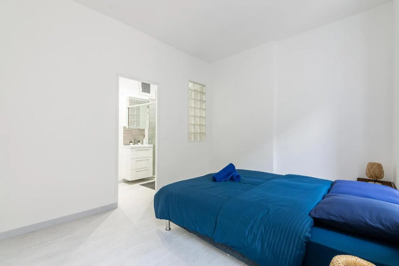 Luxurious 2 Bedroom Avenue Des Champs-elysees Saint-philippe Du Roule Free Netflix דירה *