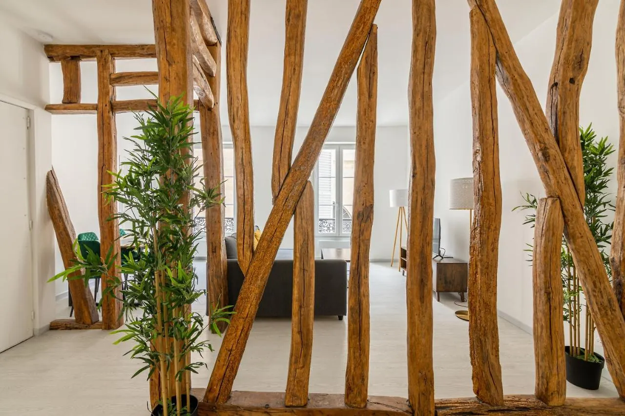 דירה Luxurious 2 Bedroom Avenue Des Champs-elysees Saint-philippe Du Roule Free Netflix פריז